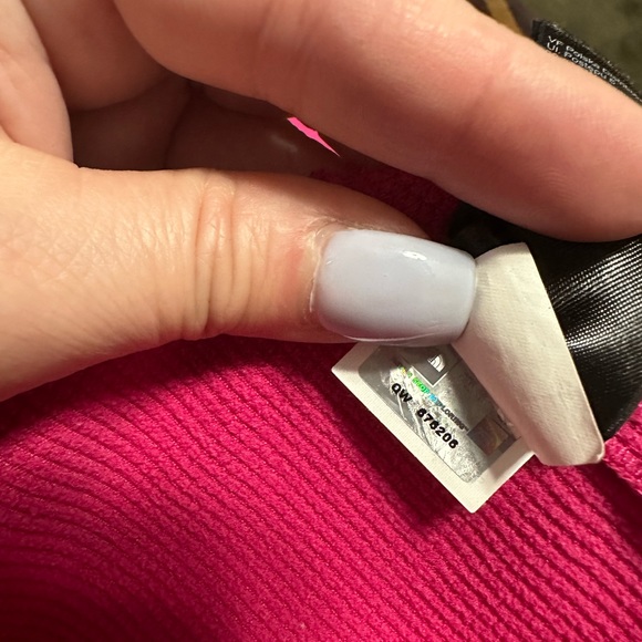 The North Face pink Windwall zip up jacket in Medium. Pockets. - Picture 3 of 15